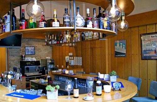 Brielle Hotel | Comfortable Stay with Breakfast and Parking Near Brielle’s Old Town!
