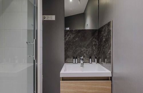 Porte-Saint-Martin Apartment | Comfortable Studio - 2P - Canal Saint-Martin
