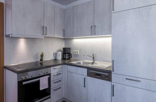 Salem Apartment | Comfortable Studio Apartment “Baur Nr. 2” near Salem Castle with Wi-Fi & Balcony; Parking Available