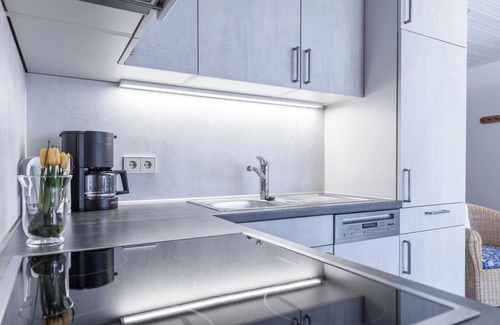 Salem Apartment | Comfortable Studio Apartment “Baur Nr. 2” near Salem Castle with Wi-Fi & Balcony; Parking Available