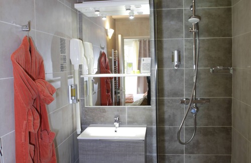 Forcalquier House | Comfortable studio in Provencal farmhouse with pool & spa