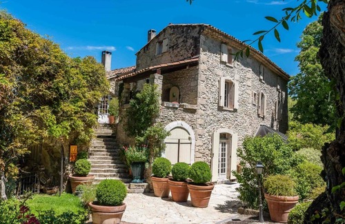 Forcalquier House | Comfortable studio in Provencal farmhouse with pool & spa