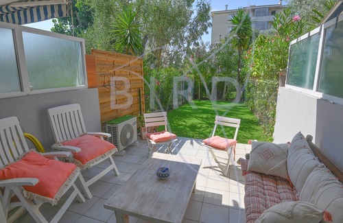 Petit Juas Apartment | Comfortable studio, terrace and private garden