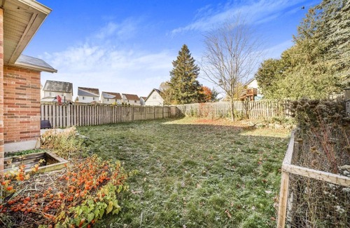 Guelph Apartment | Comfortable Suite in the heart of Hanlon Creek Closet to U of G