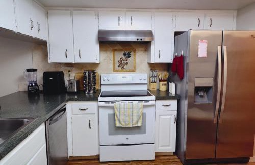Embassy Hills House | Comfortable, Sunny, Quiet Neighborhood