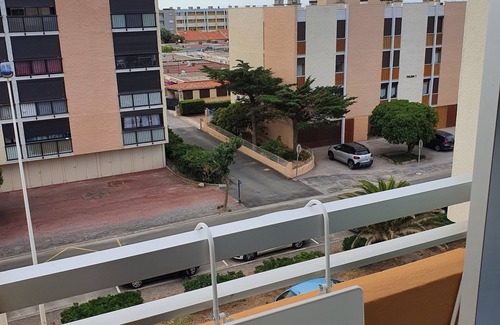 Port-la-Nouvelle Apartment | Comfortable T2 bis apartment 200 m from the beach.