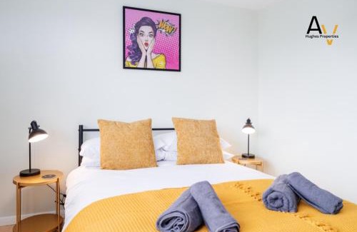 Northampton House | Comfortable Two-Bedroom House - Garden, Driveway, Perfect for Business & Leisure Stays By AV Hughes Properties