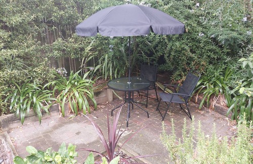 Unsworth Heights House | Comfortable unit 30 mins from City, near bus stops.