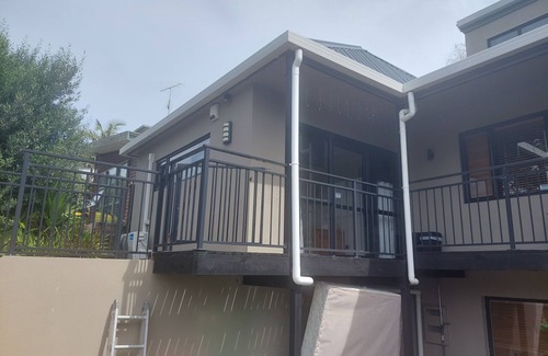 Unsworth Heights House | Comfortable unit 30 mins from City, near bus stops.