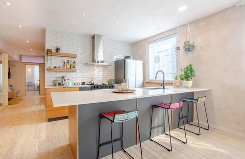 Mile End Apartment | Comfortable & unique apartment. Excellent location.