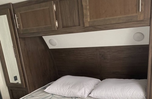 Taylor Creek House | Comfortable Updated RV Camper