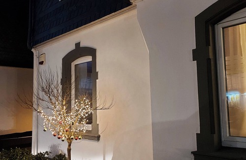 Bad Berleburg House | Comfortable vacation villa for 7 people with fireplace and large garden by the river