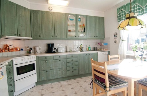 East Visby Apartment | Comfortable vacation apartment with terrace facing east and west.