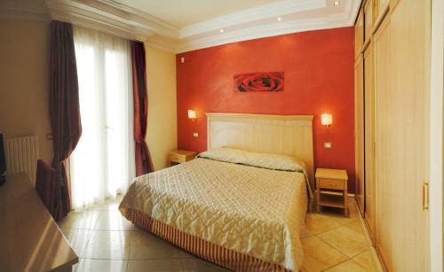 Montelabbate Villa | Comfortable Villa in Montelabbate with Private Pool