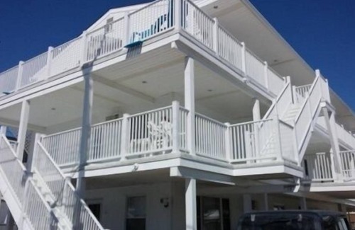 Wildwood Condo | Comfortably Close RENTING 25 yrs and older No Exceptions-Top Floor, no Pets!