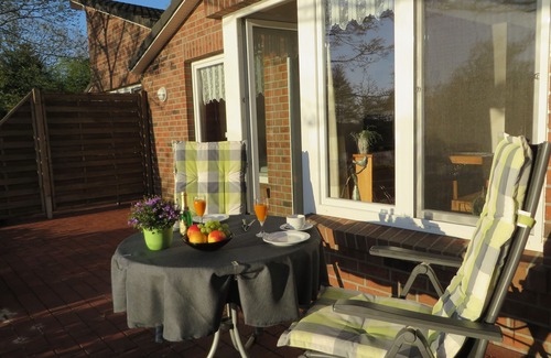 Friedeburg House | Comfortably furnished apartments, barrier-free with a large terrace on the lake