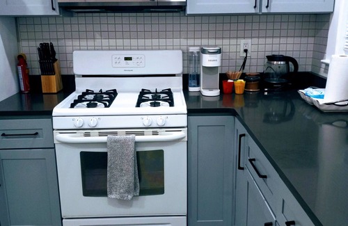 Inman Square Apartment | Comforts of your home in tranquility, Harvard Square