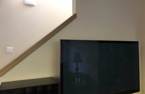 Renton House | Comfy 1-bedroom in house with wifi and central AC in Renton