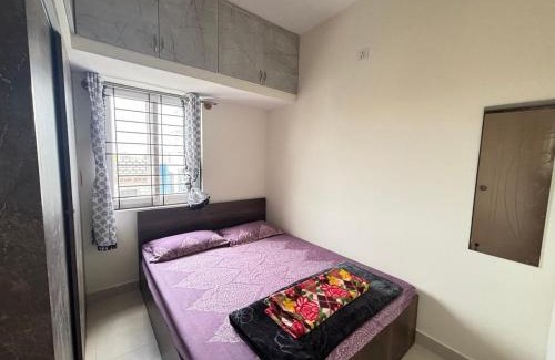 Krishnarajapura Apartment | Comfy 1BHK near Kadugodi Metro