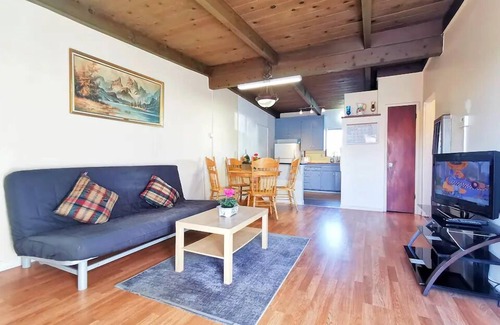 Richmond Annex Apartment | Comfy 2BR 1Bath Apartment near HWY580-80