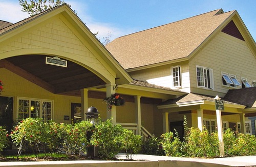 Jeffersonville Condo | Comfy 2BR Condo near Skiing and Hiking Trails