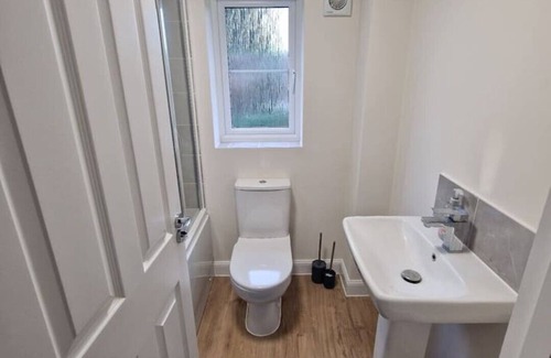 Bramcote House | Comfy 3 bed home