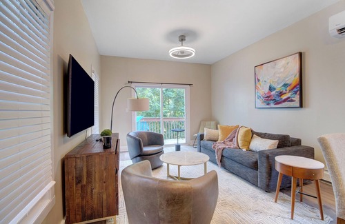 McGinley Square Apartment | Comfy 3 BR Retreat: mins to NYC - 3 nt min/inquire