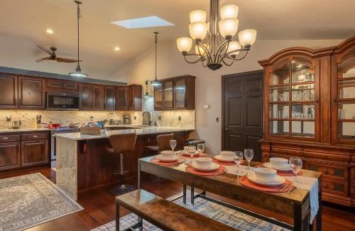 Florence Ski Chalet | Comfy 4B/2b home near Dunes & Ocean! Pet Friendly!