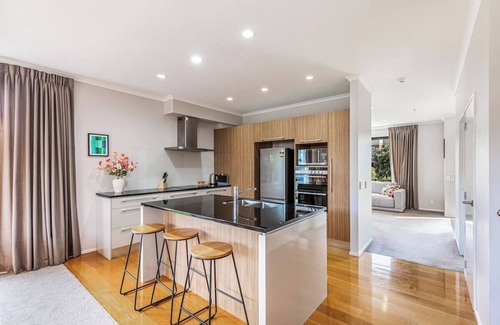 Greenlane - Ellerslie House | Comfy 4BR Home w/Mt. Wellington View Zodiak Stays