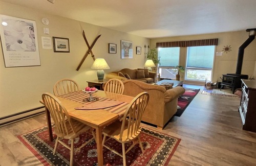 Taos Ski Valley Condo | Comfy and Close to the Fun at Taos Ski Valley