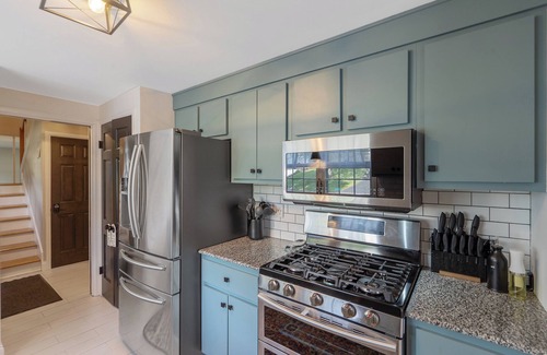 Eastside House | Comfy and cozy 4-bedroom minutes to SU, Hospitals, and downtown Syracuse