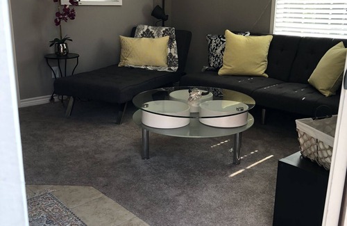 Northside Apartment | Comfy and Cozy Centrally located in Houston!