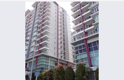 Ara Damansara Condo | Comfy and cozy room at Pacific Place Condominium