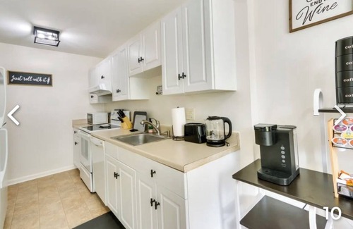 West Laurel Condo | Comfy and cozy
