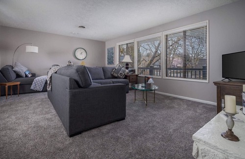 Beaverton Condo | Comfy and Quiet Retreat, Next to Parks and Trails, Single Level Design, BBQ, 11 Miles to Portland