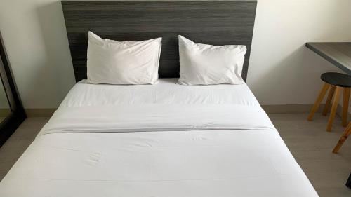 East Jakarta Apartment | Comfy and Stunning Studio at Signature Park Grande Apartment By Travelio