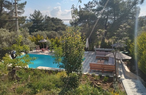 Selcuk Apartment | Comfy Apart w Shared Pool Near Kusadası in Selcuk