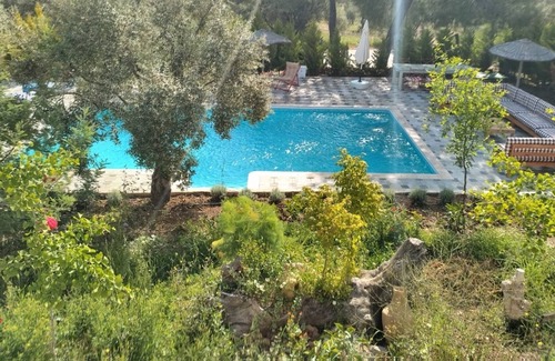 Selcuk Apartment | Comfy Apart w Shared Pool Near Kusadası in Selcuk