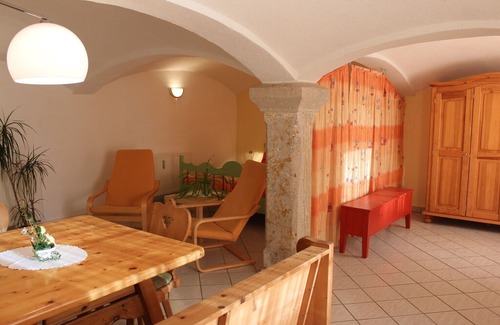 Weißig Apartment | Comfy Apartment in Weißig with Garden