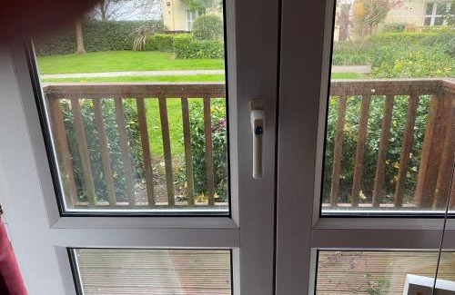 Sutton Cross House | Comfy Apartment near Dublin Airport with FREE PARKING