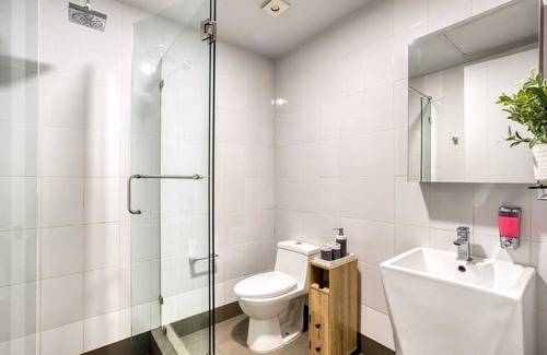 Zona Rio Apartment | Comfy Apt: Lounge, Pool/Ping Pong Table, Gym & Cinema