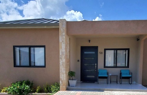 Ocho Rios House | Comfy Beds-Pool-Clean Getaway-2 mins to Ocho Rios