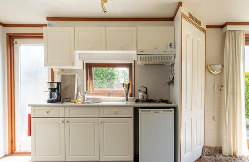 Blokzijl House | Comfy chalet in Blokzijl with waterside garden