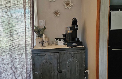 Barker Apartment | Comfy, Charming & Cozy Residence for Two+