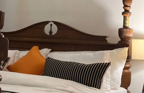 Pinwatta House | Comfy Colonial Villa 765 near Panadura Beach! Short commute to Colombo!