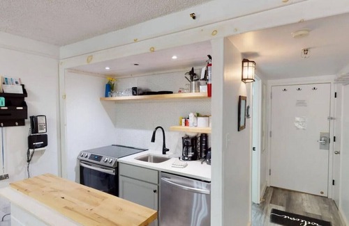 Snowshoe Apartment | Comfy/Cozy Condo in Snowshoe, WV