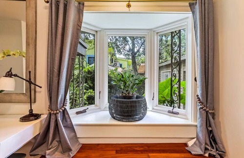 Treme House | Comfy Esplanade Ave Victorian