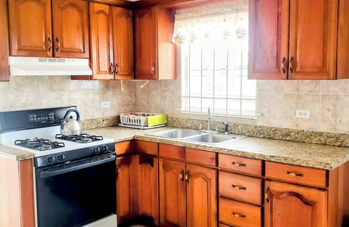 IronShore Estates Apartment | Comfy Haven