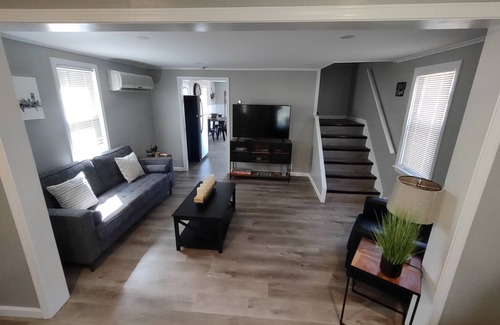 North Tonawanda House | Comfy home located between Buffalo and Niagara Falls