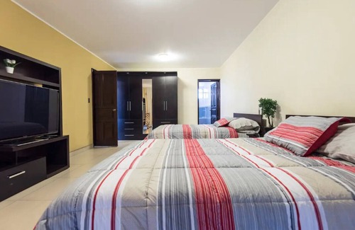 Miraflores House | Comfy house in Miraflores for Families or Groups